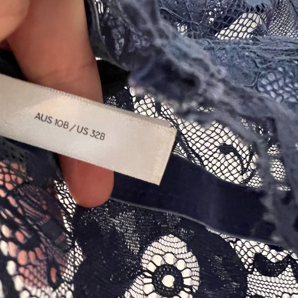 LONELY Cyd Busier Lace Underwire Mid-Line Bra - Picture 7 of 10